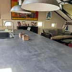 Elevated Loft With Valley Views In شقة